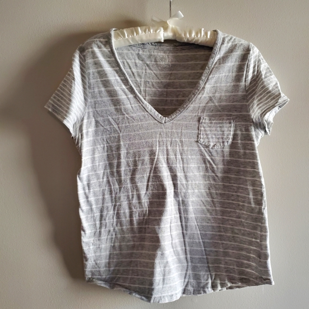 Gap Women's Gray Striped Tee Size M